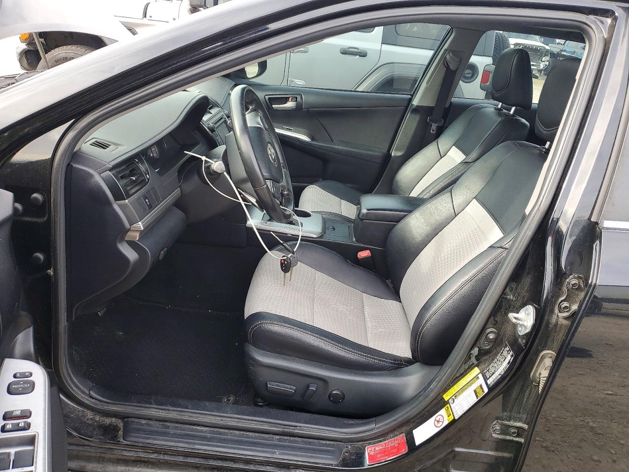 2013 TOYOTA CAMRY L photo 7