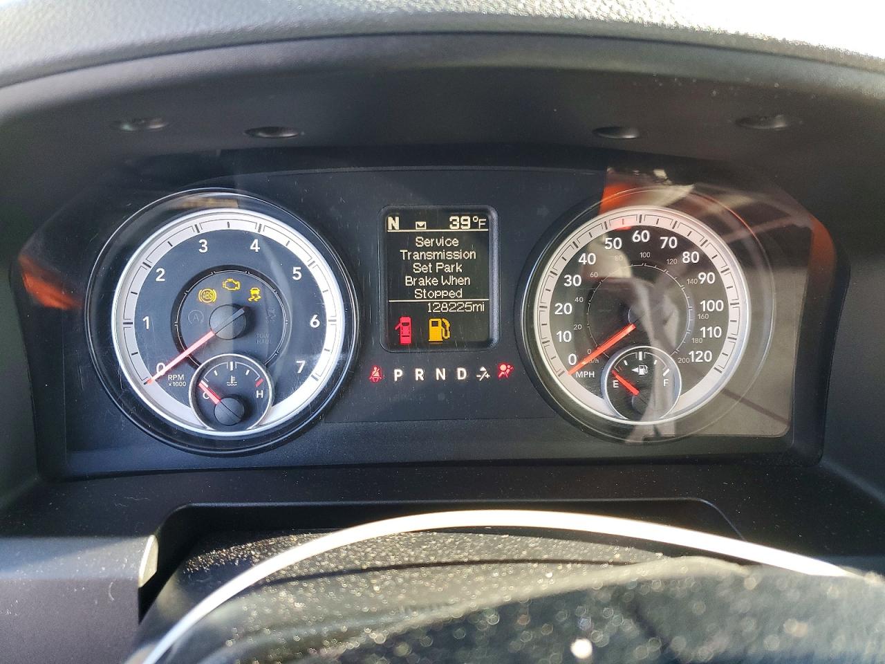 2014 RAM 1500 SLT photo 9