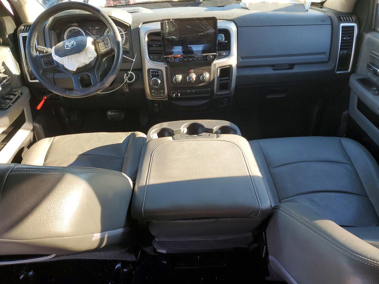 2014 RAM 1500 SLT photo 8