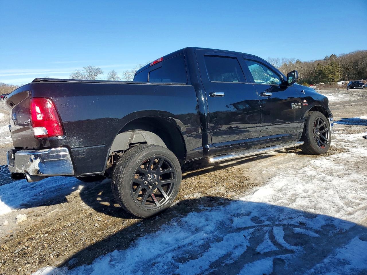 2014 RAM 1500 SLT photo 3