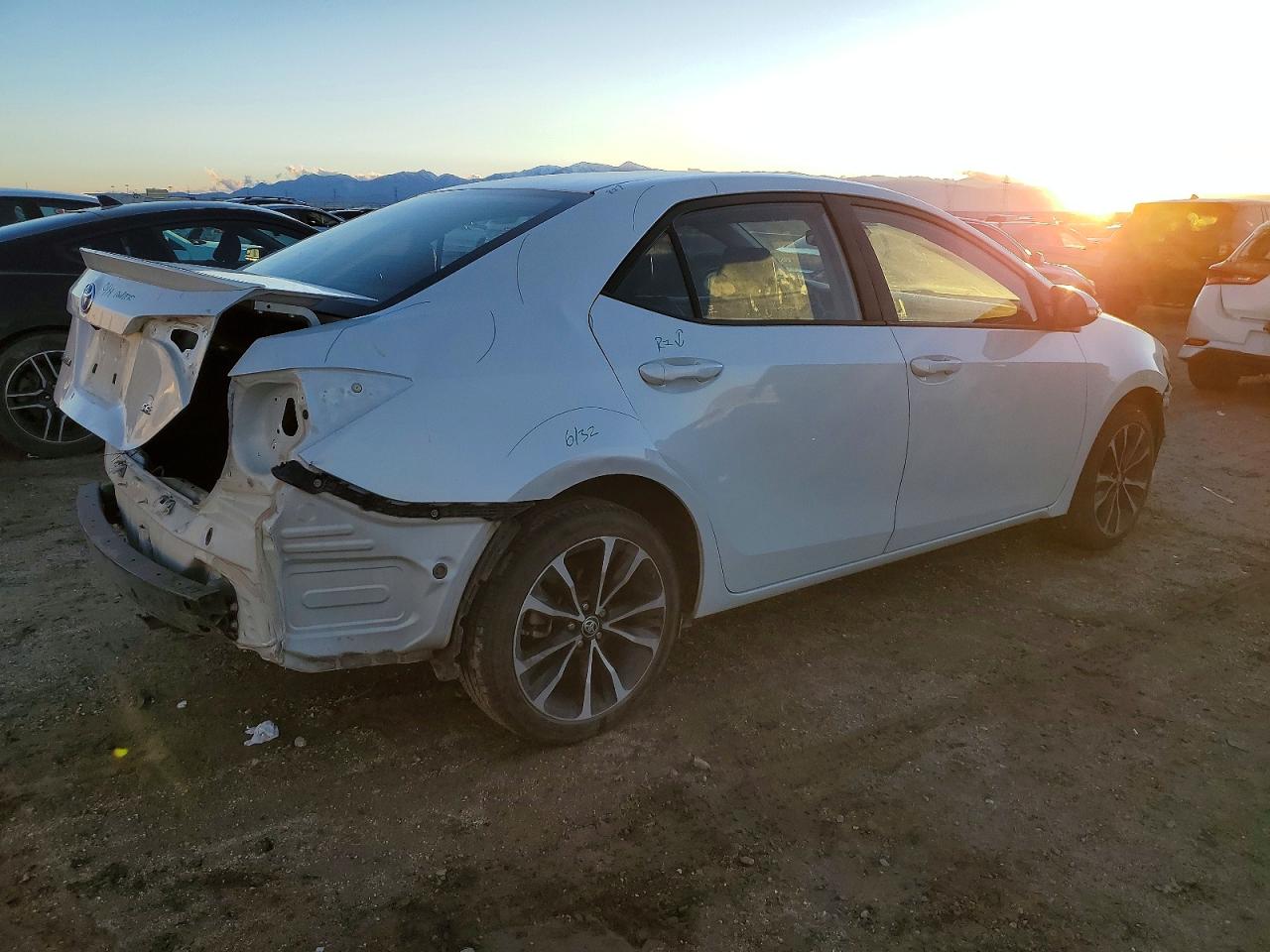 2019 TOYOTA COROLLA L photo 3