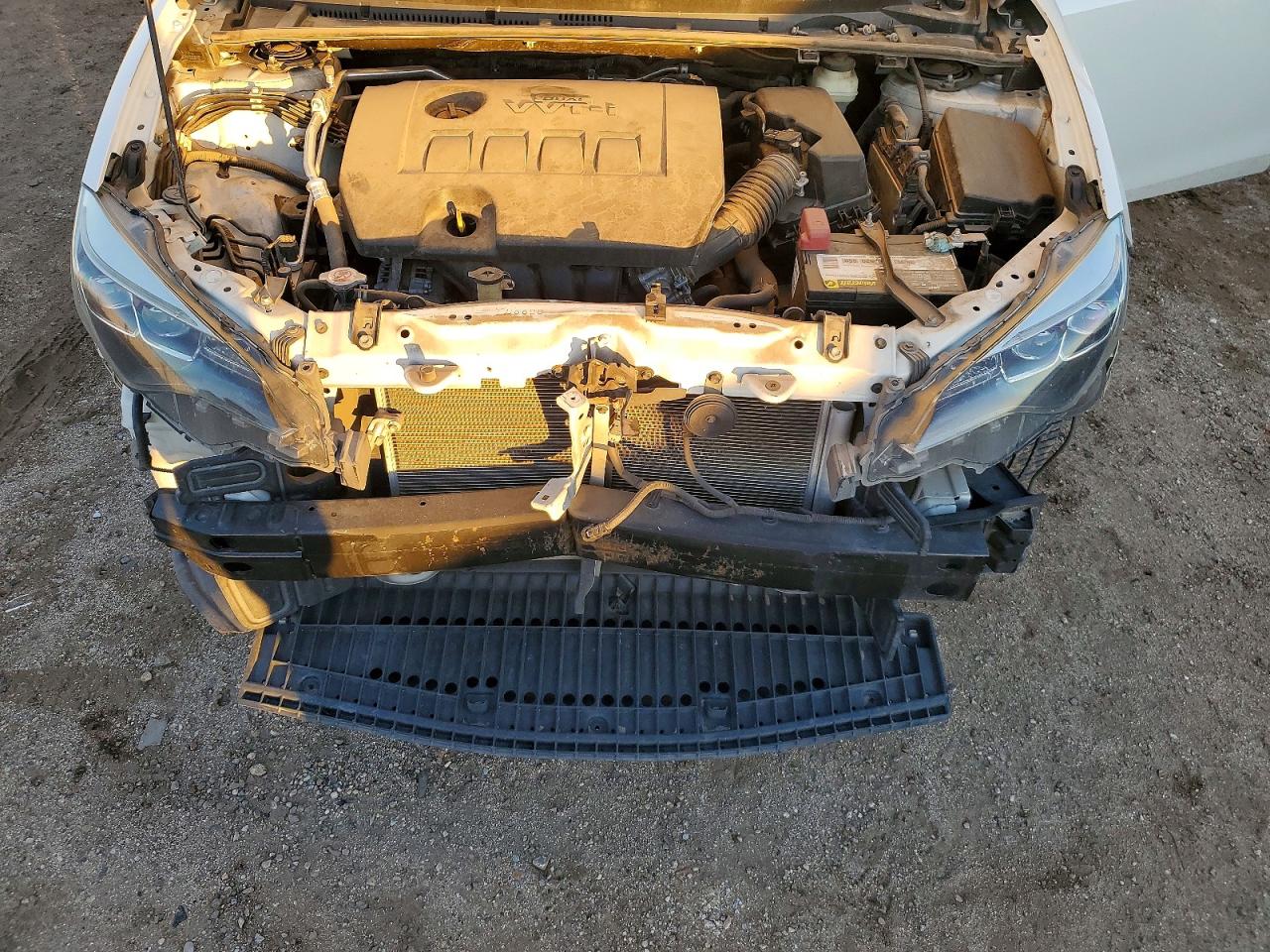 2019 TOYOTA COROLLA L photo 11