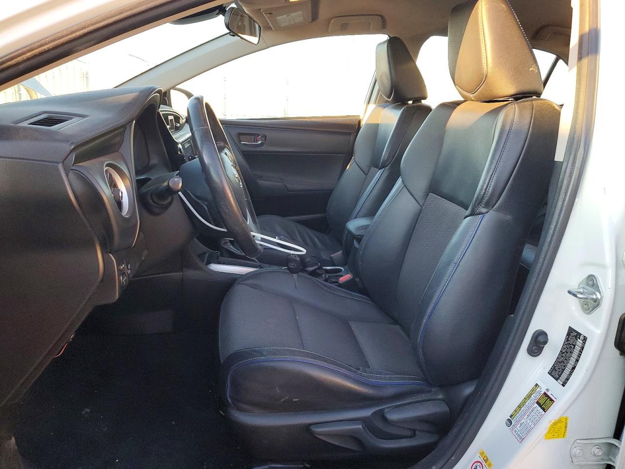 2019 TOYOTA COROLLA L photo 7