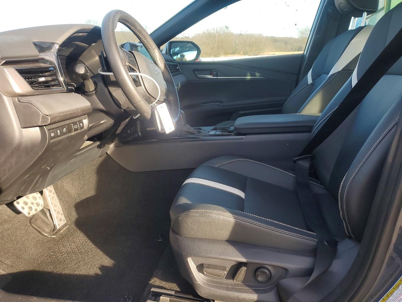 2025 TOYOTA CAMRY XSE photo 13