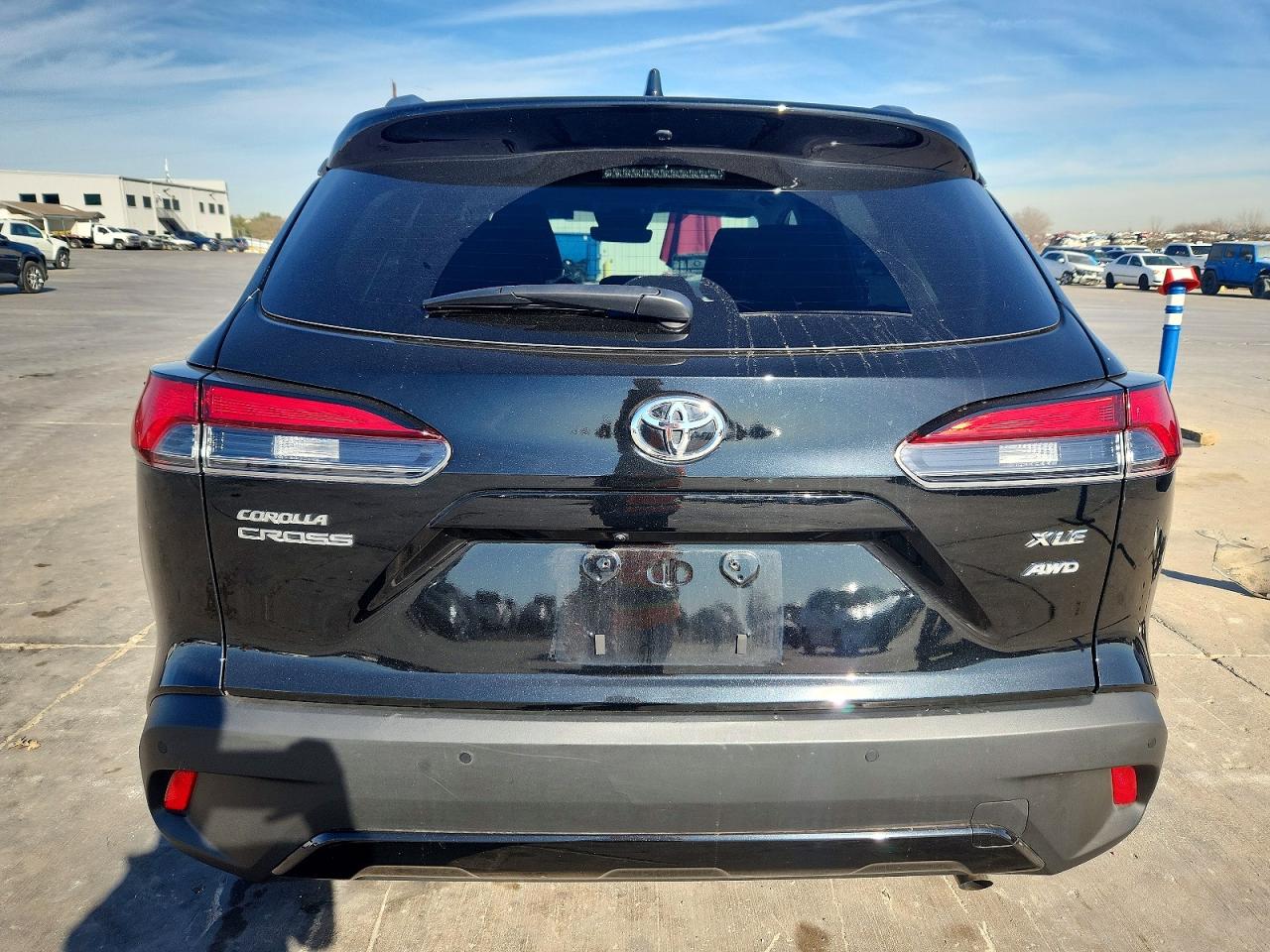 2023 TOYOTA COROLLA CROSS XLE photo 6
