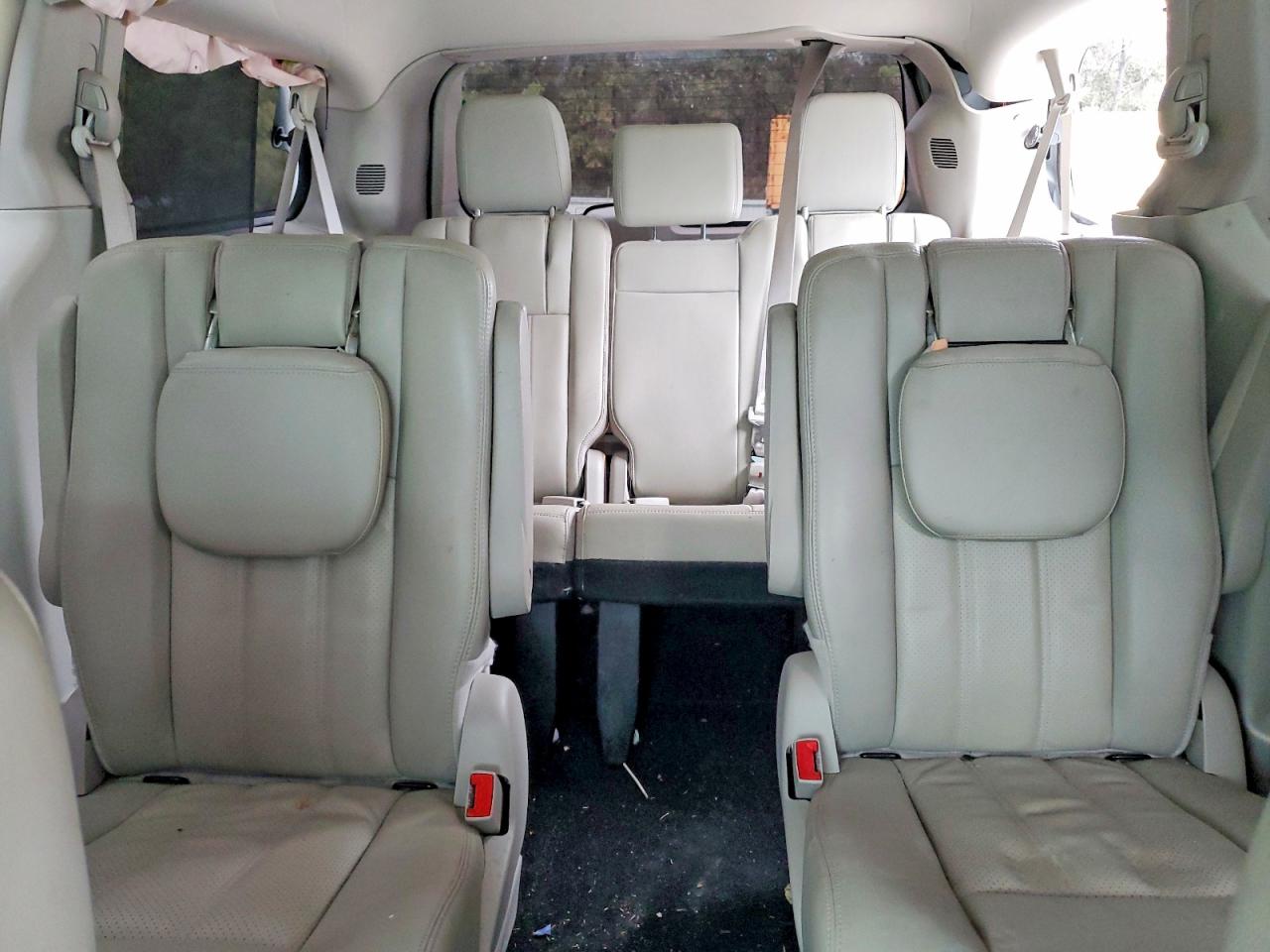 2012 CHRYSLER TOWN & COUNTRY TOURING L photo 10