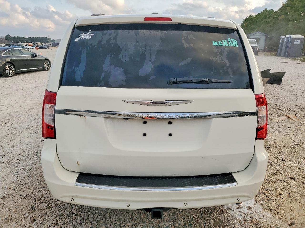 2012 CHRYSLER TOWN & COUNTRY TOURING L photo 6