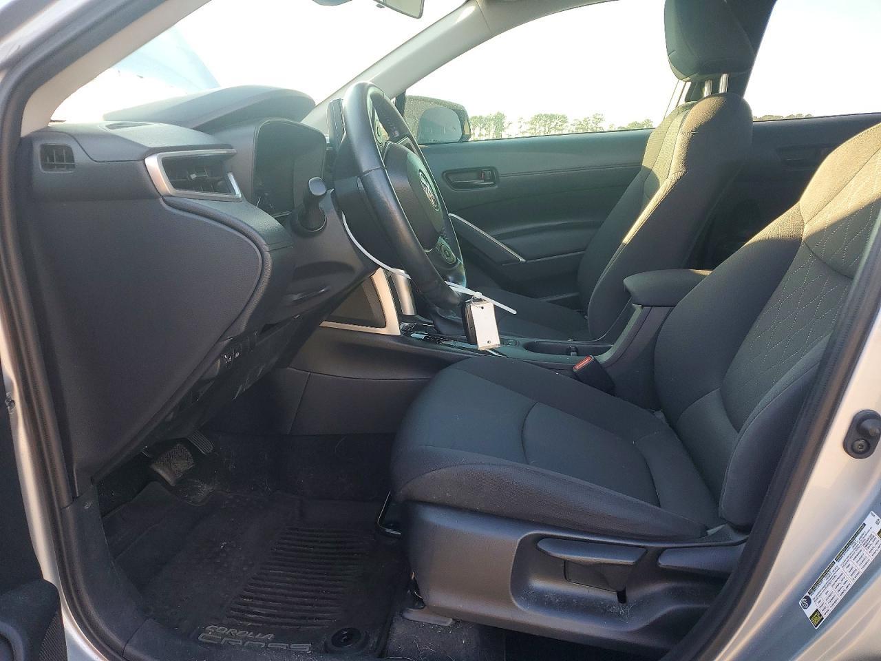 2023 TOYOTA COROLLA CROSS LE photo 13