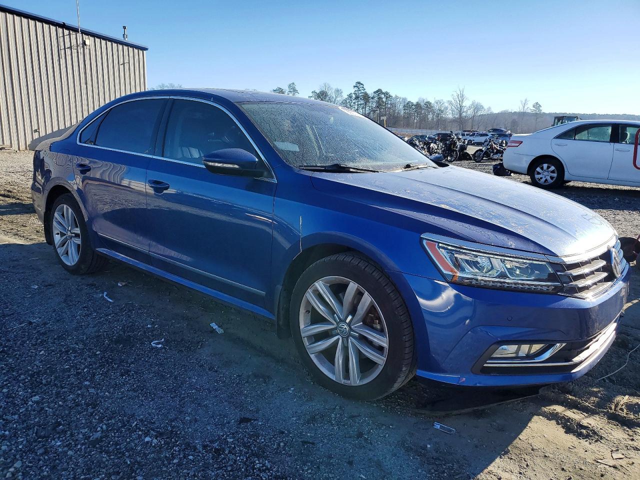 2017 VOLKSWAGEN PASSAT SE photo 4