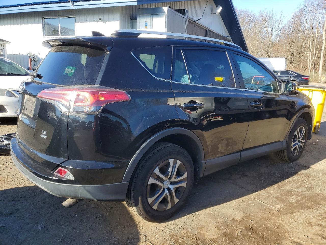 2016 TOYOTA RAV4 LE photo 5