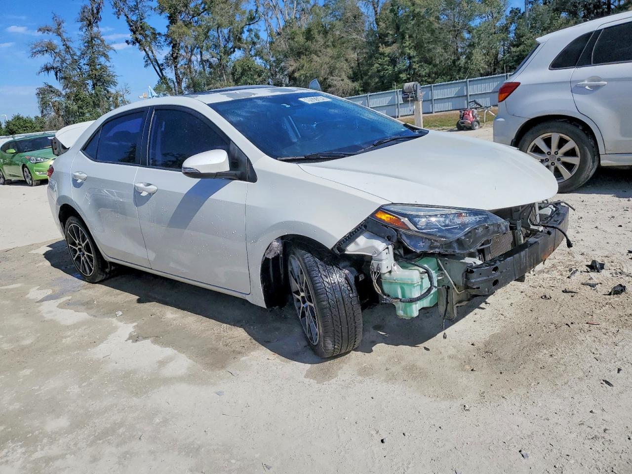 2017 TOYOTA COROLLA L photo 4