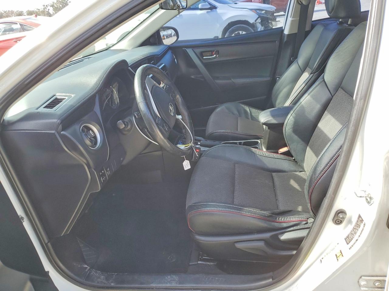 2017 TOYOTA COROLLA L photo 7