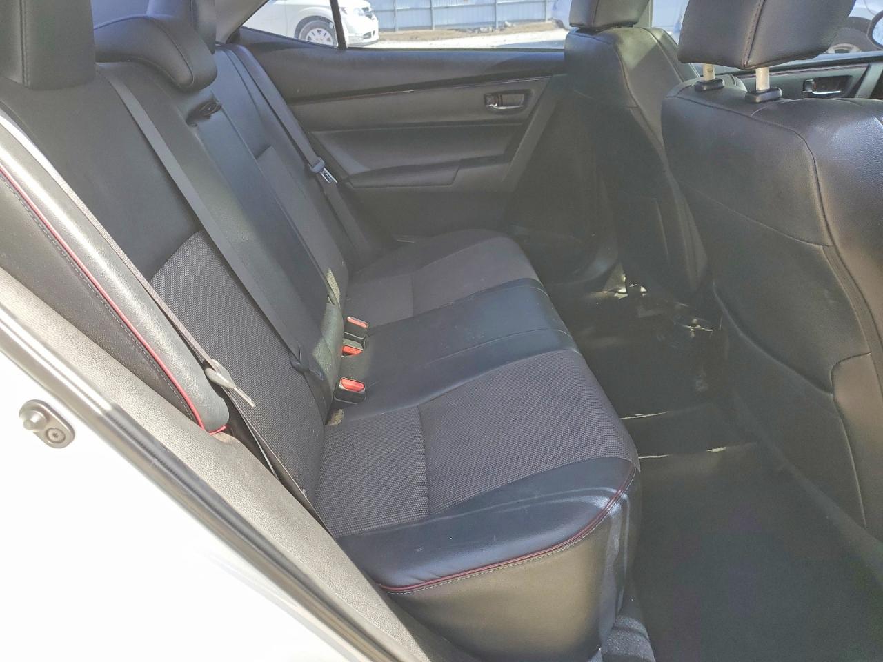 2017 TOYOTA COROLLA L photo 10