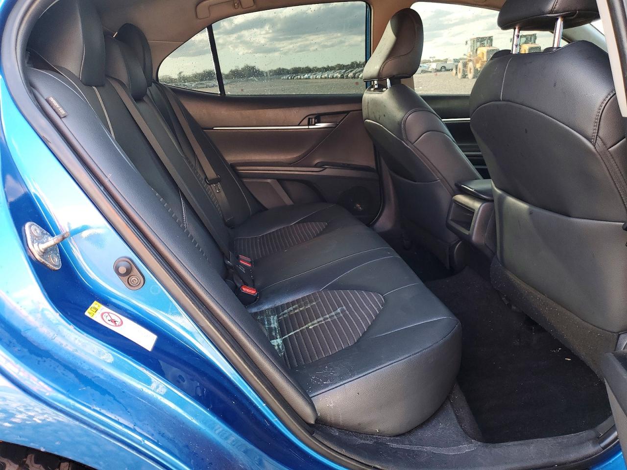 2019 TOYOTA CAMRY SE photo 10