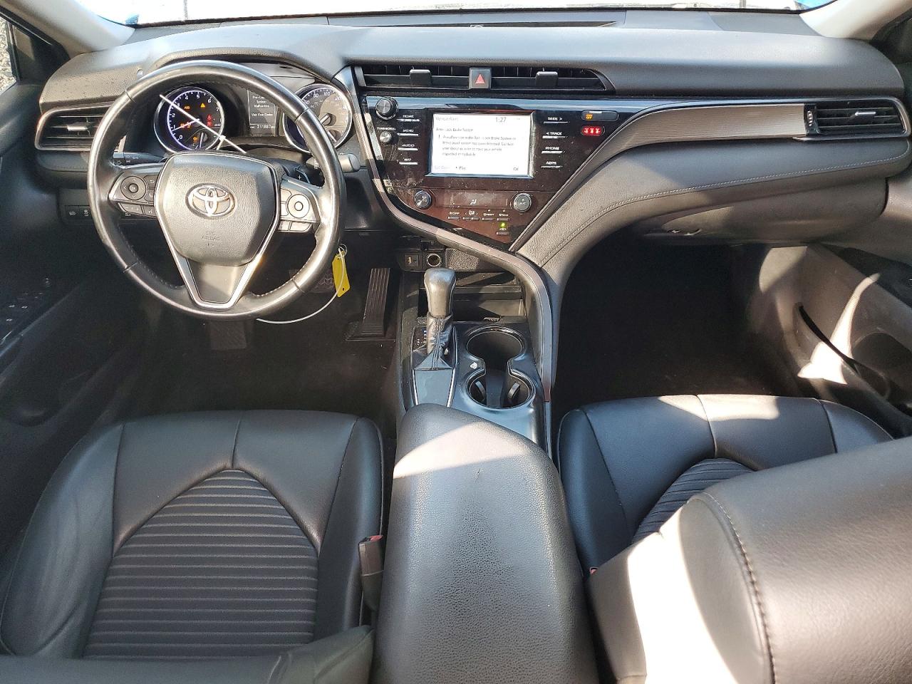 2019 TOYOTA CAMRY SE photo 8