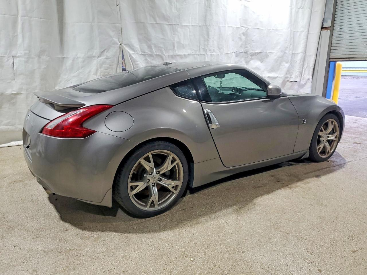 2010 NISSAN 370Z BASE photo 3