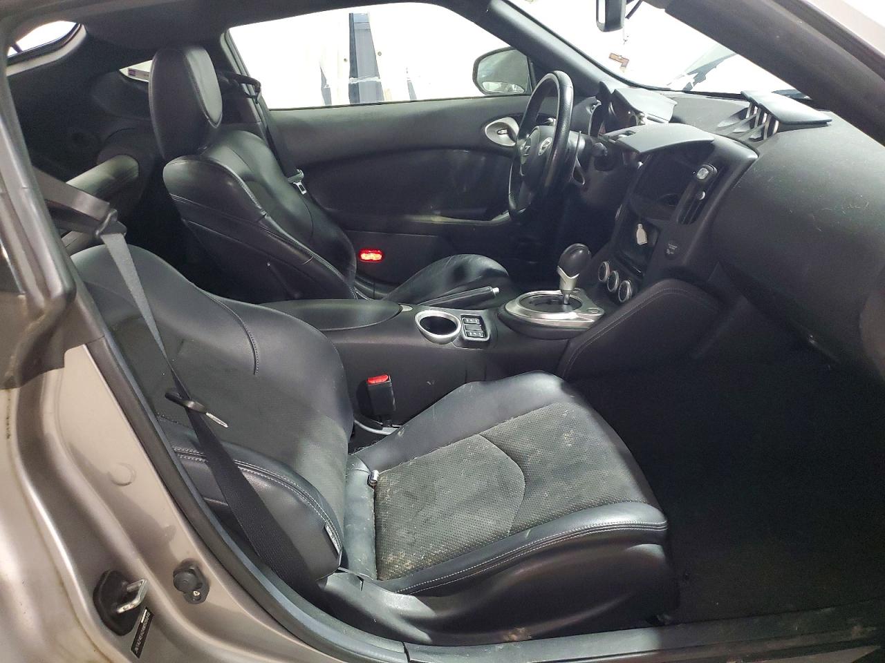 2010 NISSAN 370Z BASE photo 10