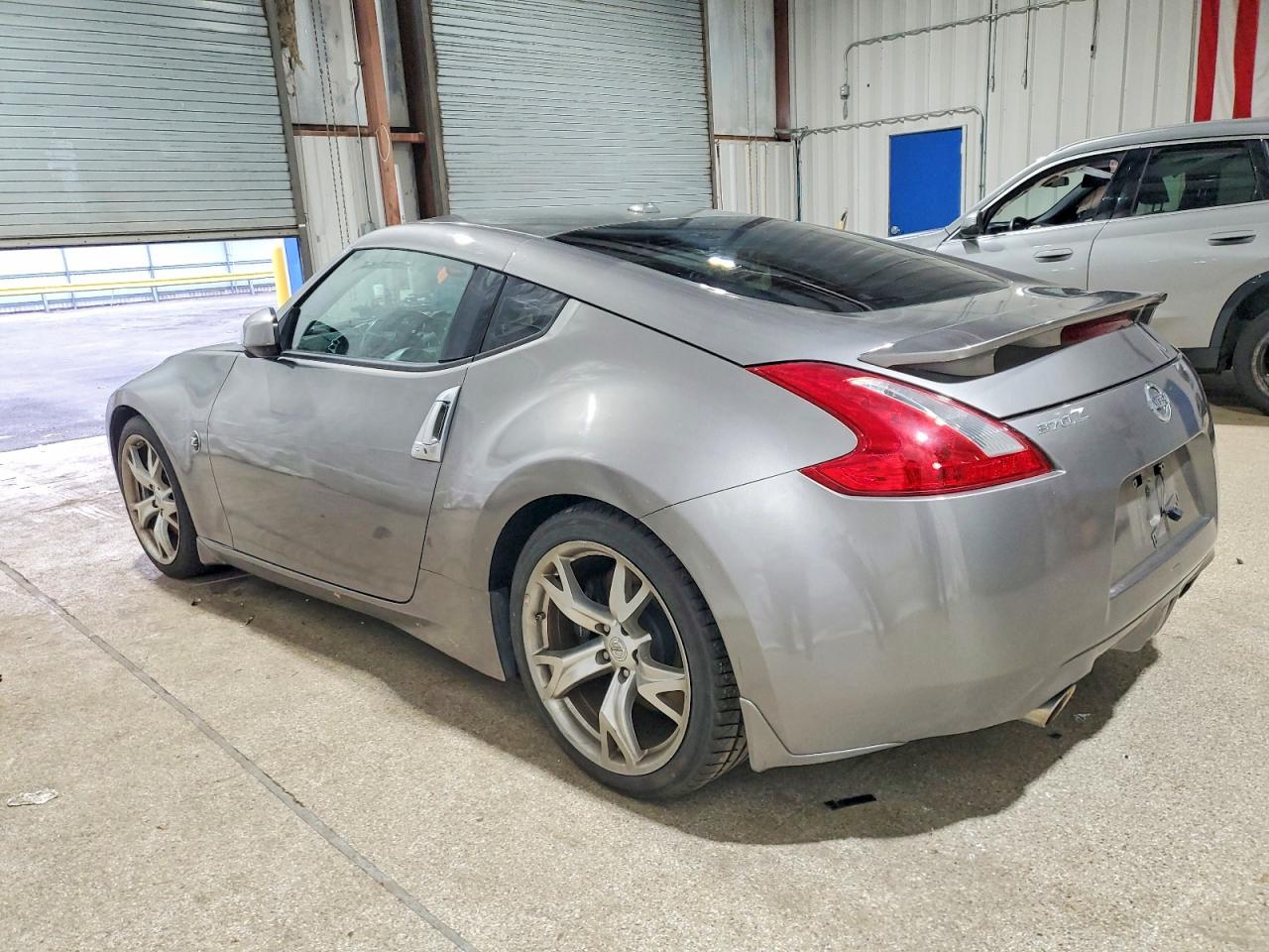 2010 NISSAN 370Z BASE photo 2