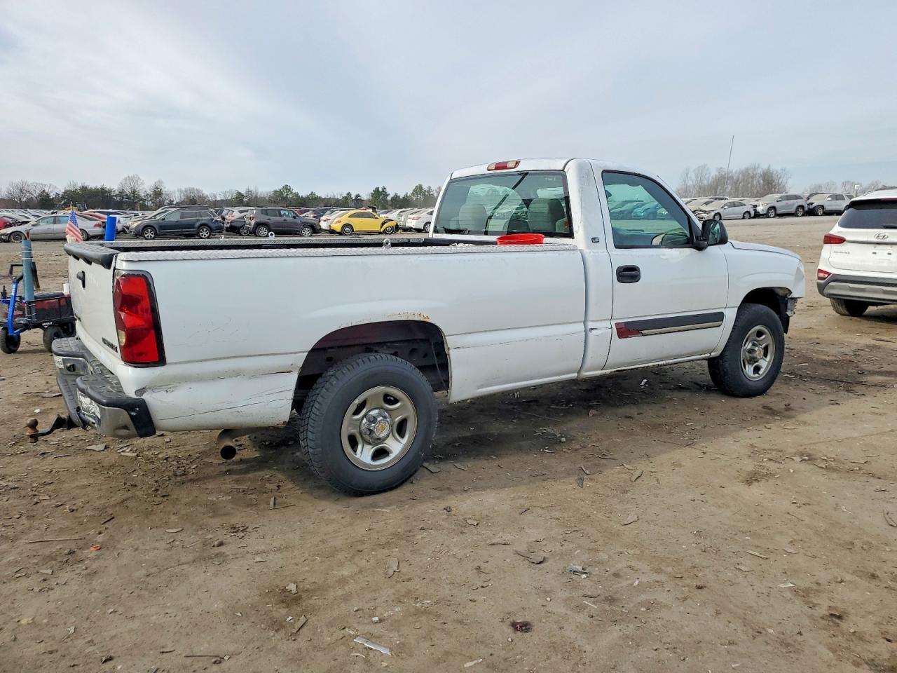 2004 CHEVROLET SILVERADO K1500 photo 3