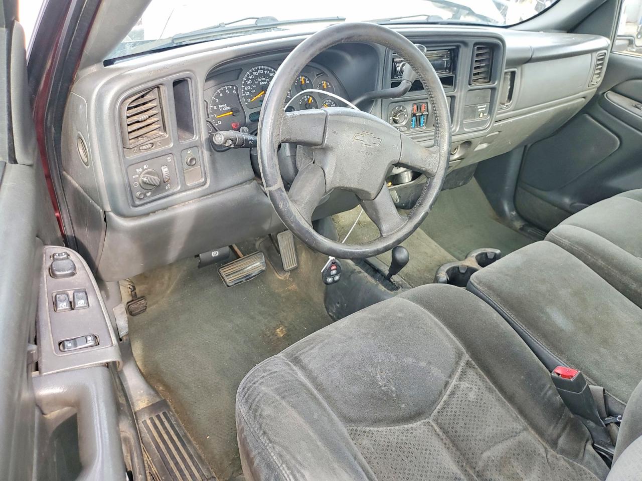 2004 CHEVROLET SILVERADO K1500 photo 8
