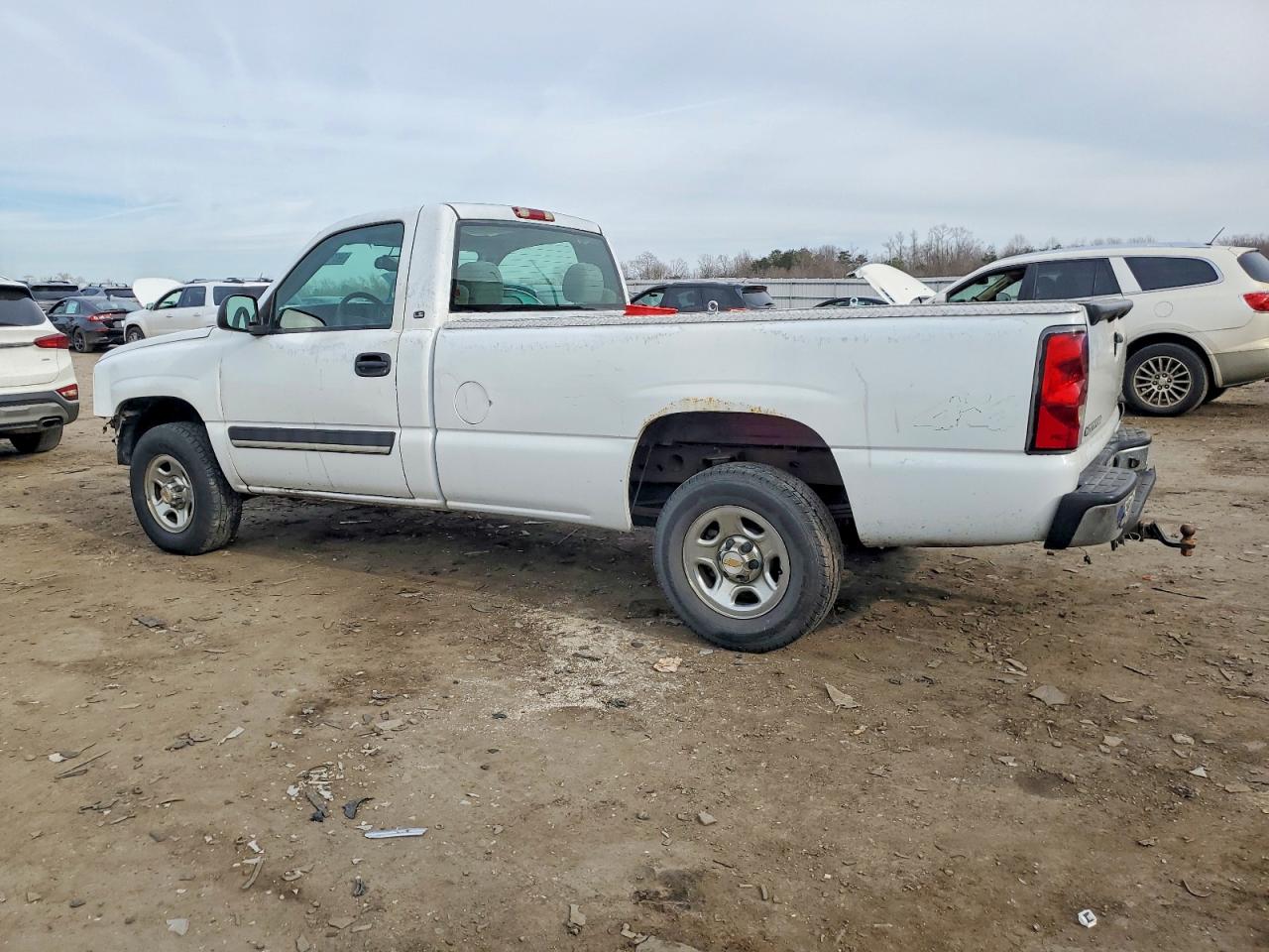 2004 CHEVROLET SILVERADO K1500 photo 2