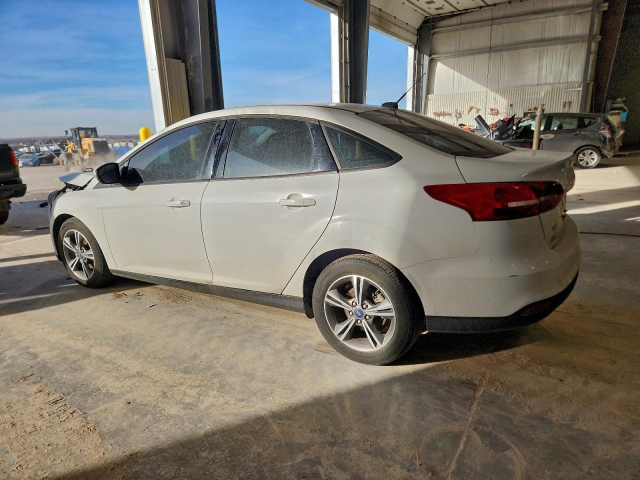 2017 FORD FOCUS SE photo 2