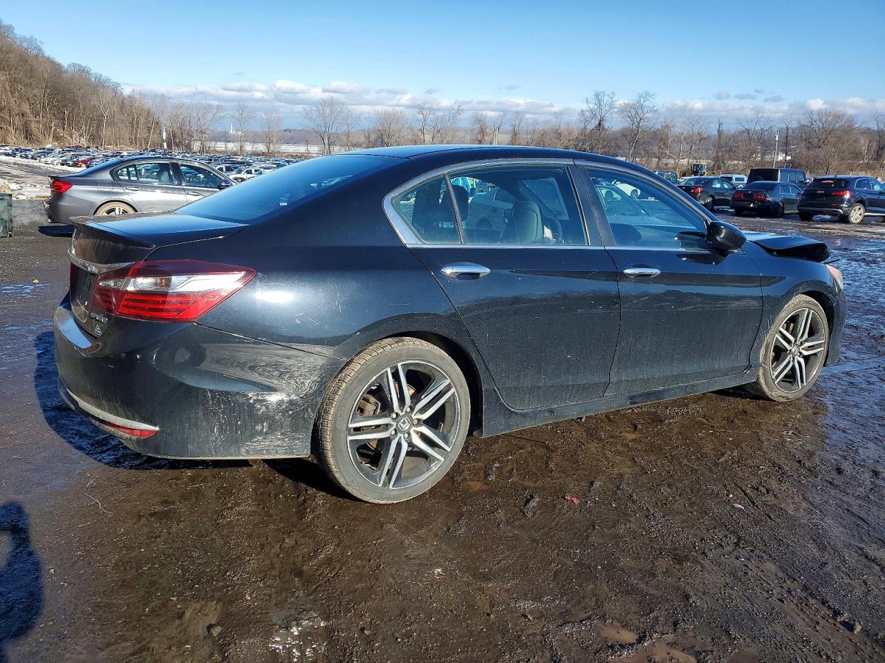 2017 HONDA ACCORD SPORT photo 3