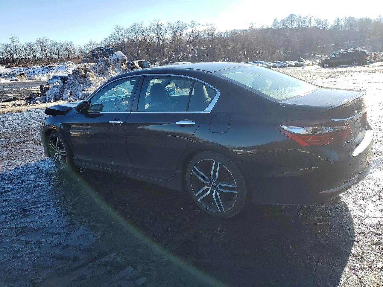 2017 HONDA ACCORD SPORT photo 2