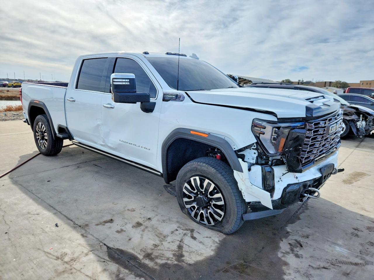 2025 GMC SIERRA K2500 DENALI ULTIMATE photo 4