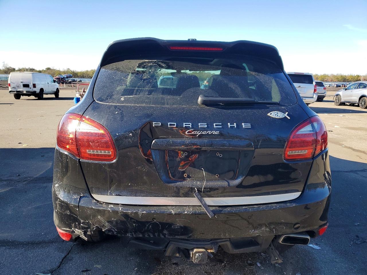 2013 PORSCHE CAYENNE photo 6