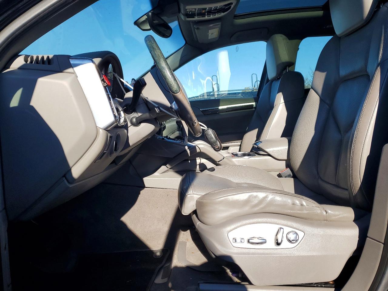 2013 PORSCHE CAYENNE photo 7