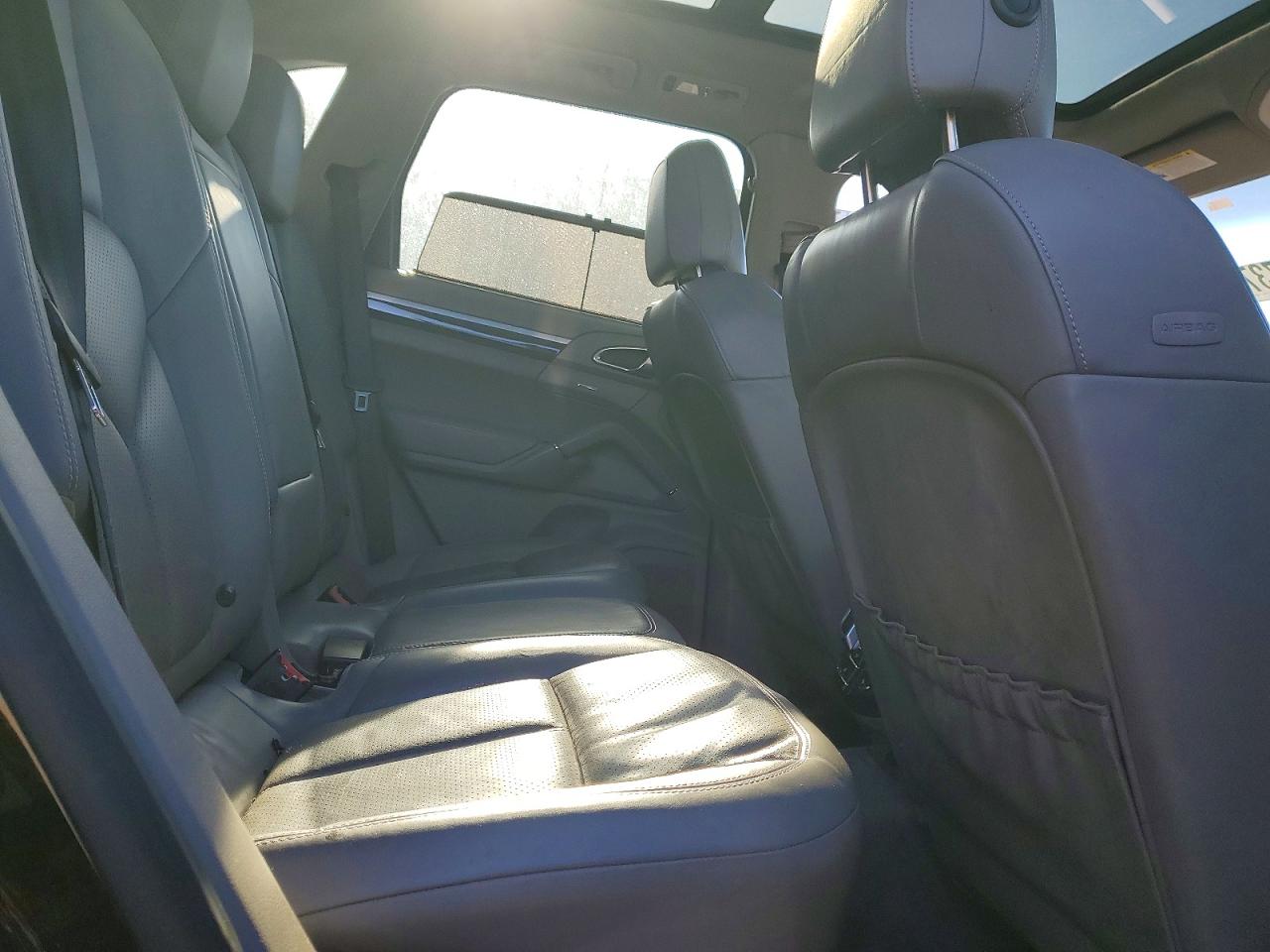 2013 PORSCHE CAYENNE photo 11