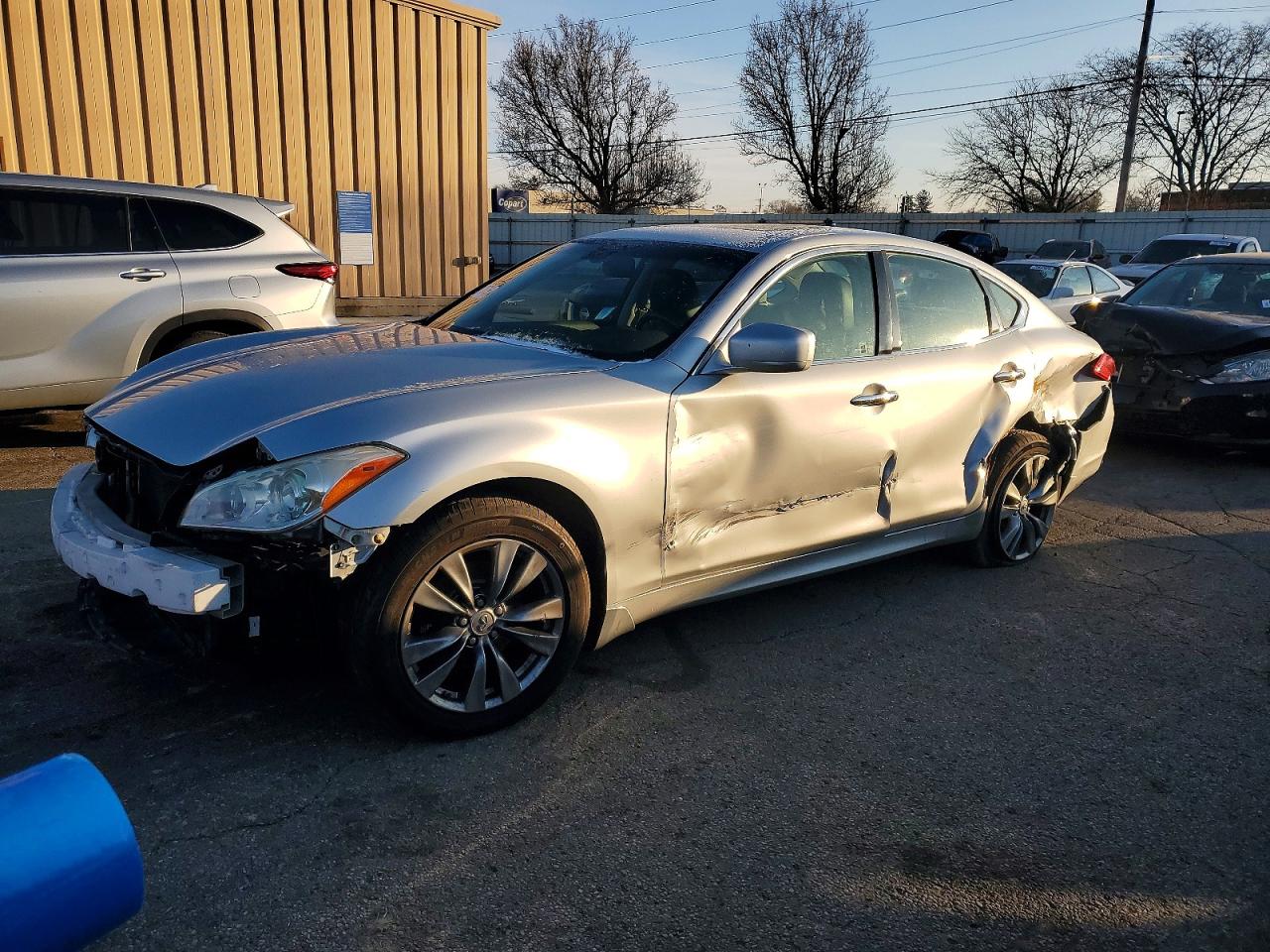 2012 INFINITI M37