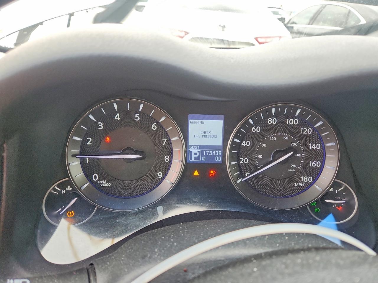 2012 INFINITI M37 X photo 9