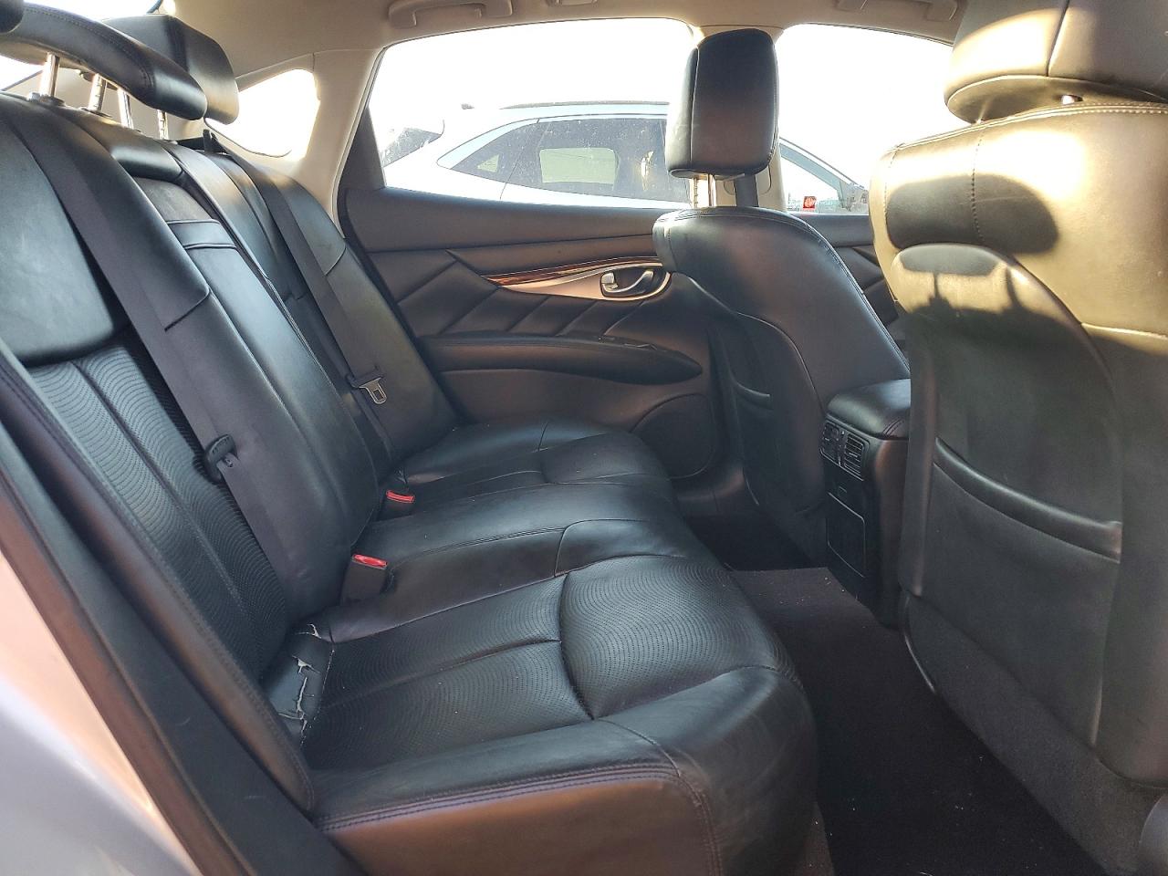 2012 INFINITI M37 X photo 10