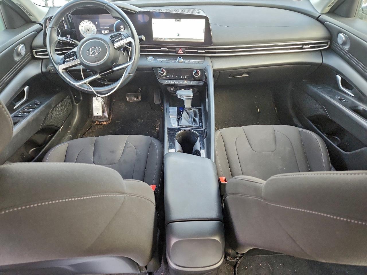 2023 HYUNDAI ELANTRA SEL photo 8