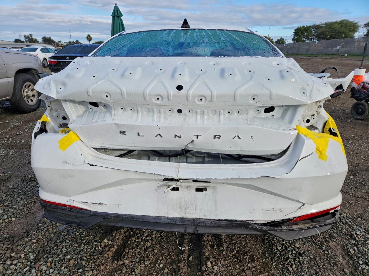 2023 HYUNDAI ELANTRA SEL photo 6
