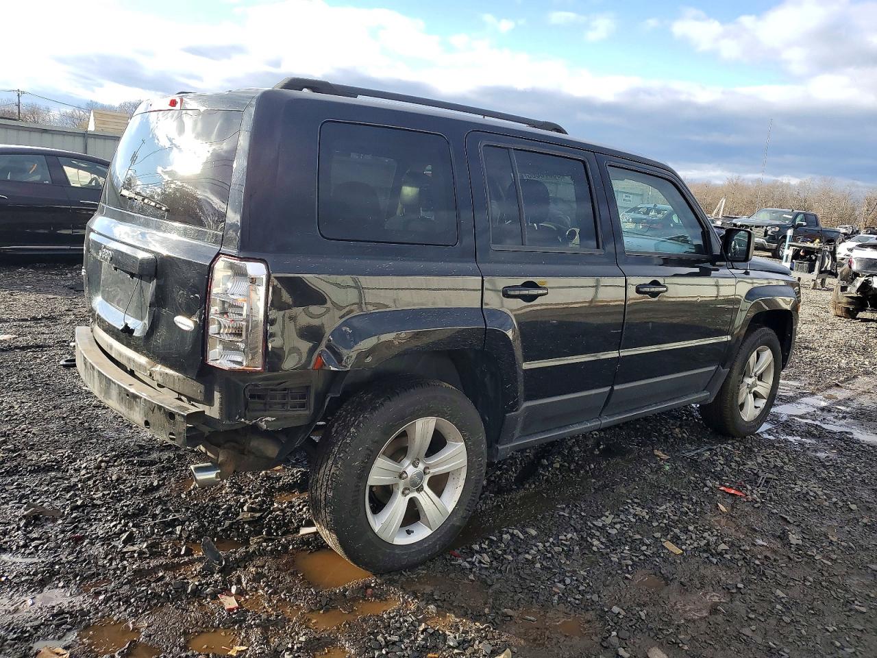2015 JEEP PATRIOT LATITUDE photo 3