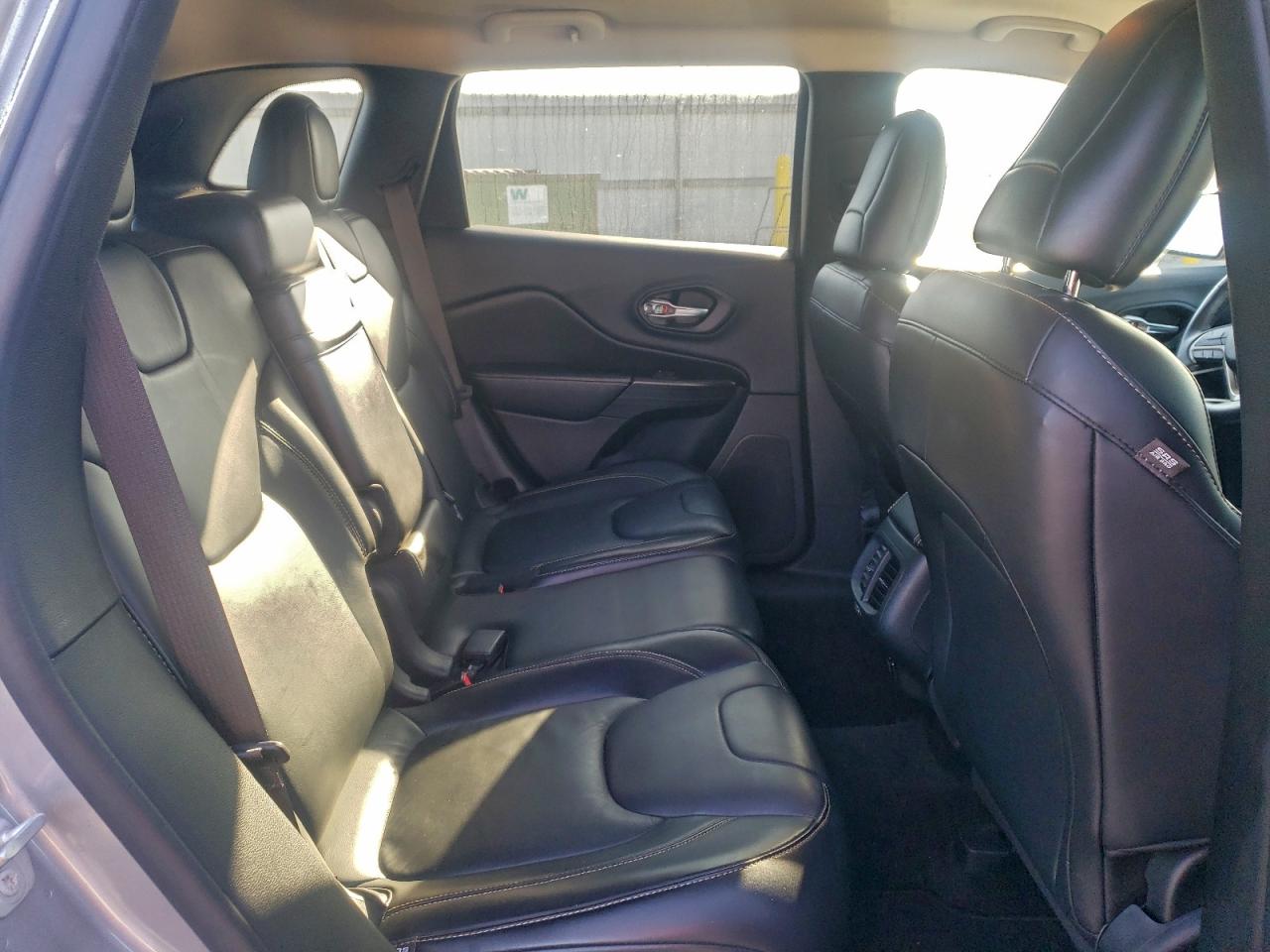 2016 JEEP CHEROKEE LIMITED photo 11