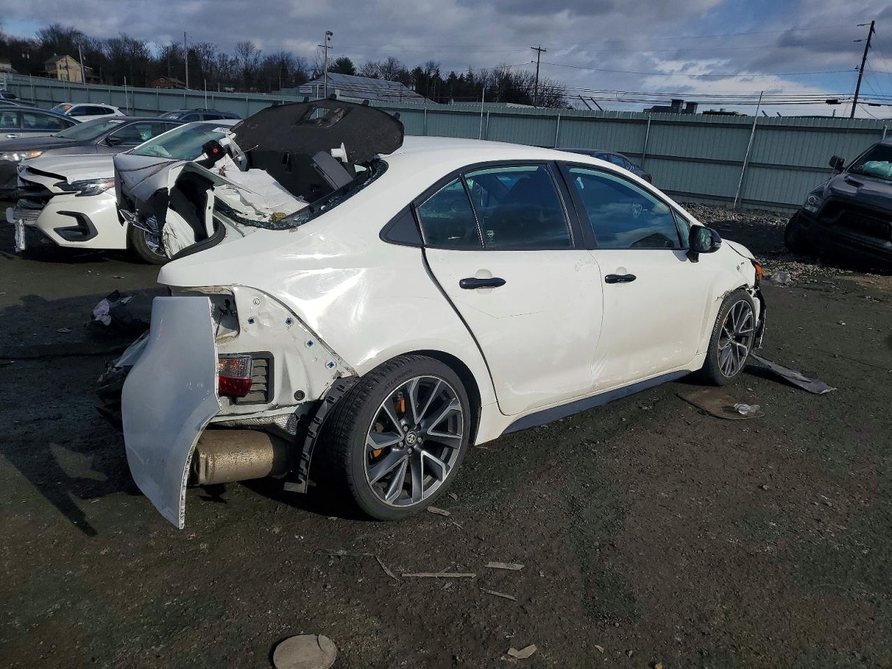 2021 TOYOTA COROLLA SE photo 3