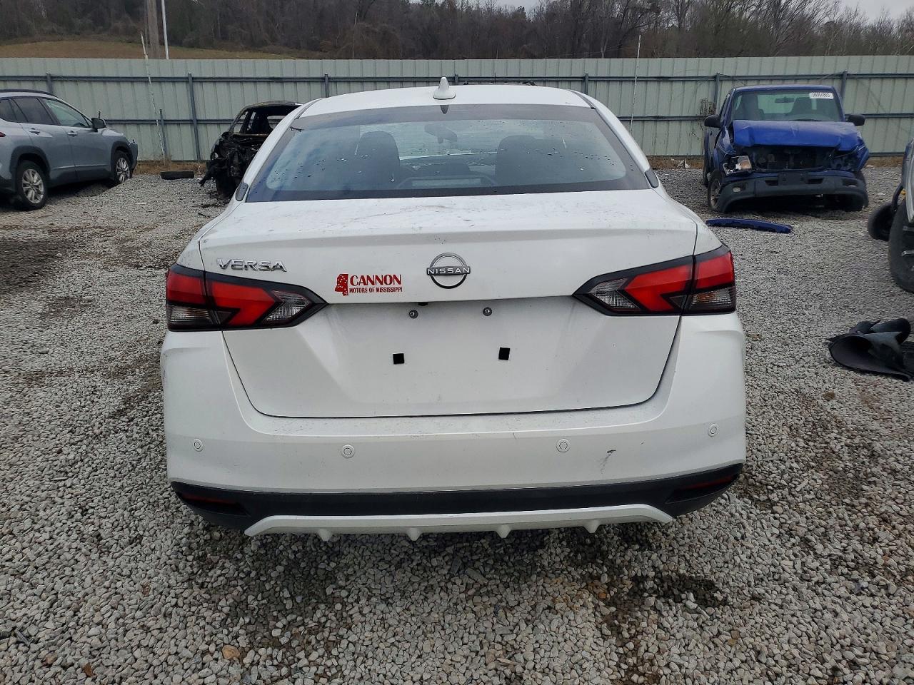 2025 NISSAN VERSA SV photo 11