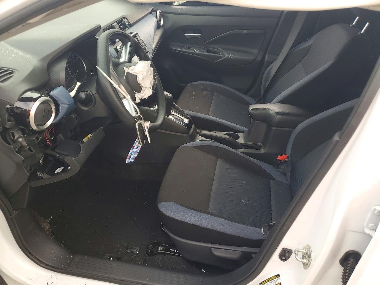 2025 NISSAN VERSA SV photo 13