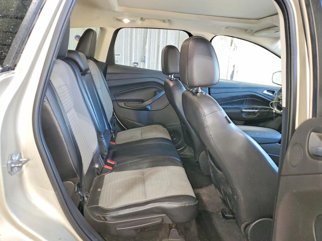2017 FORD ESCAPE TITANIUM photo 31