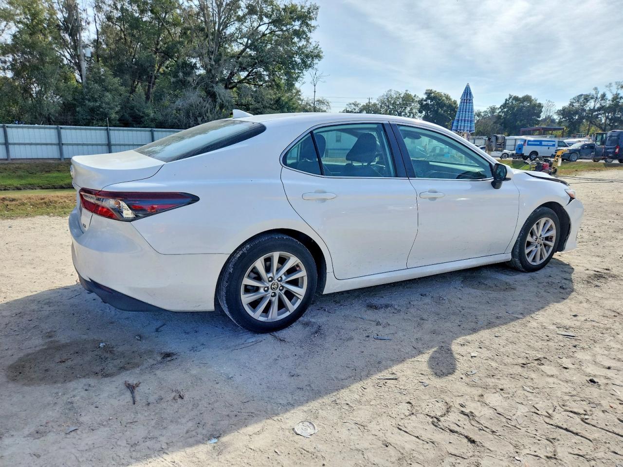2024 TOYOTA CAMRY LE photo 3