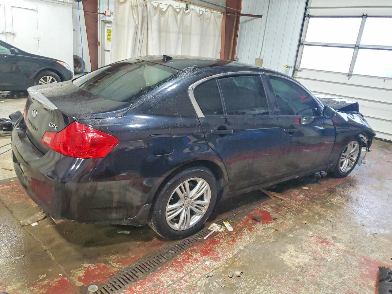 2013 INFINITI G37 photo 3