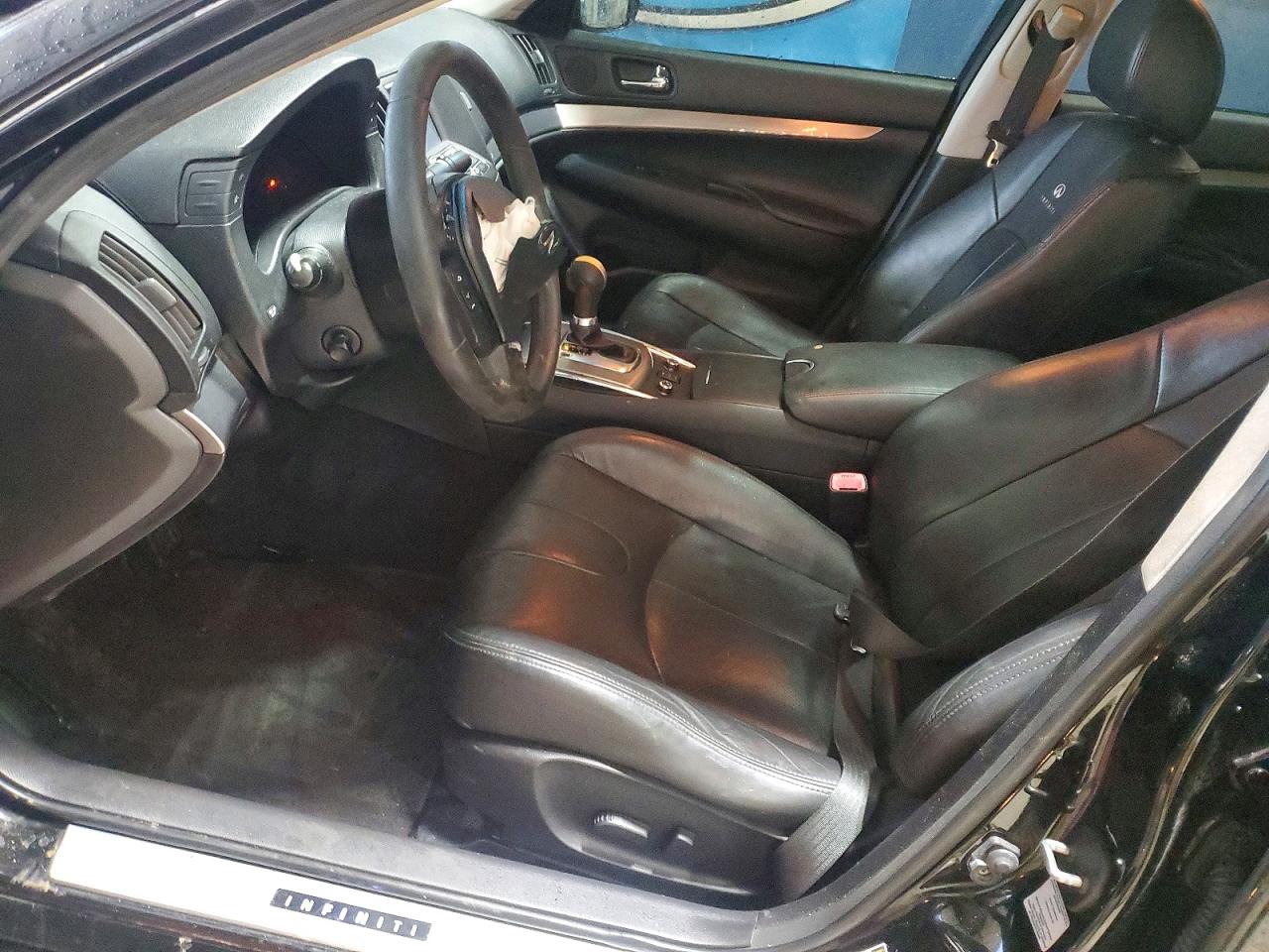 2013 INFINITI G37 photo 7