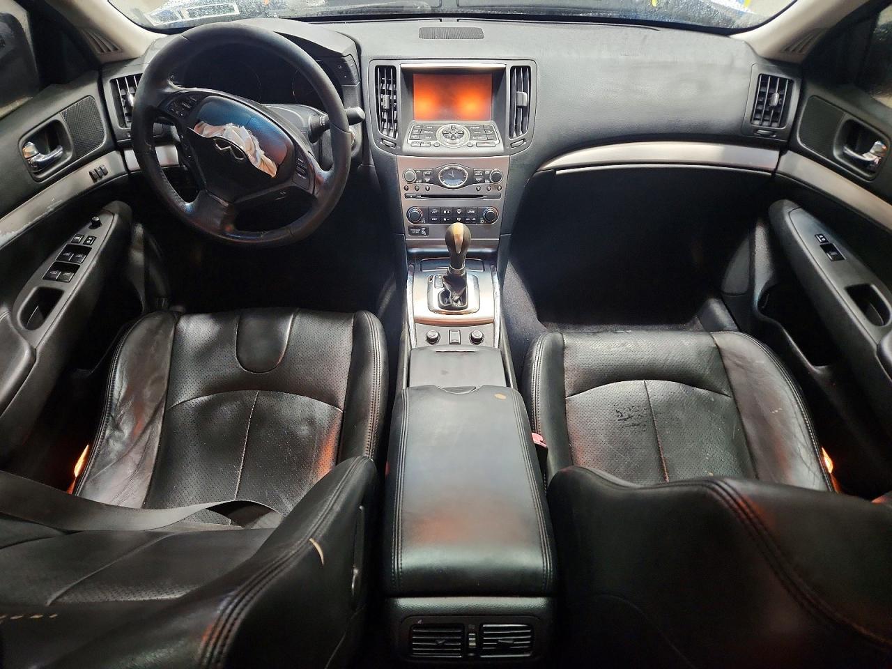 2013 INFINITI G37 photo 8