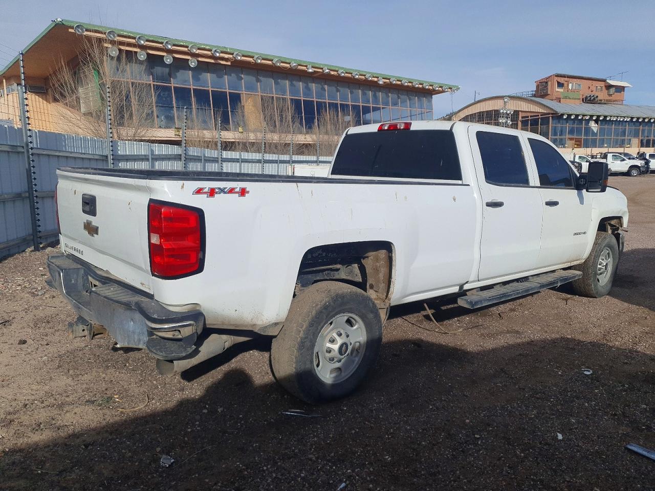 2017 CHEVROLET SILVERADO K2500 HEAVY DUTY photo 3