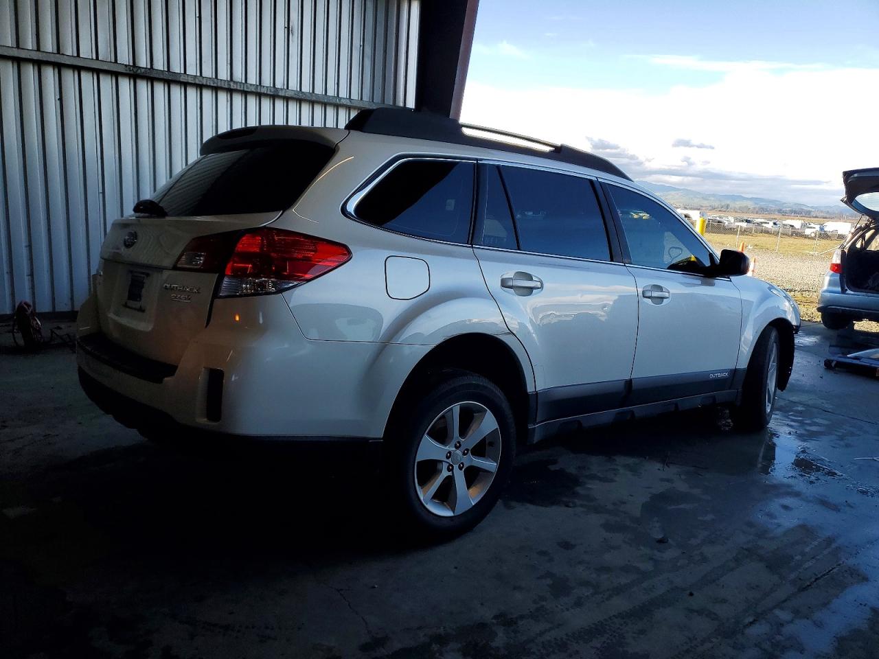2014 SUBARU OUTBACK 2.5I photo 3