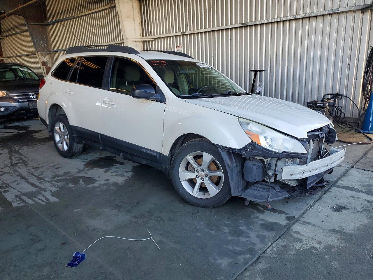 2014 SUBARU OUTBACK 2.5I photo 4